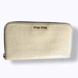Miu Miu 🪢 EUC, Cream Croc-Embossed Long Zip Wallet